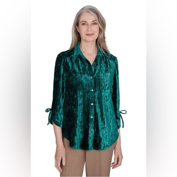 Alfred Dunner Tops - Alfred Dunner XL green crushed velvet button down shirt